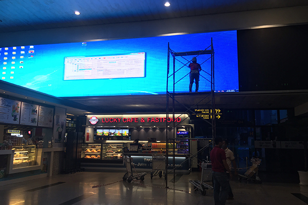 Sửa màn led tại sân bay Tân Sơn Nhất